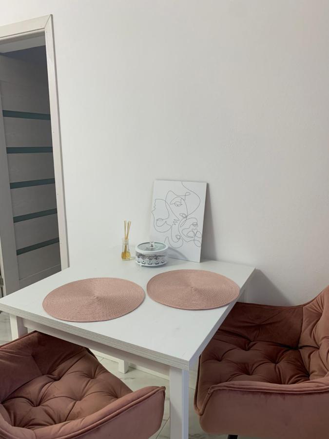 Ap Studio Caransebeş Екстериор снимка
